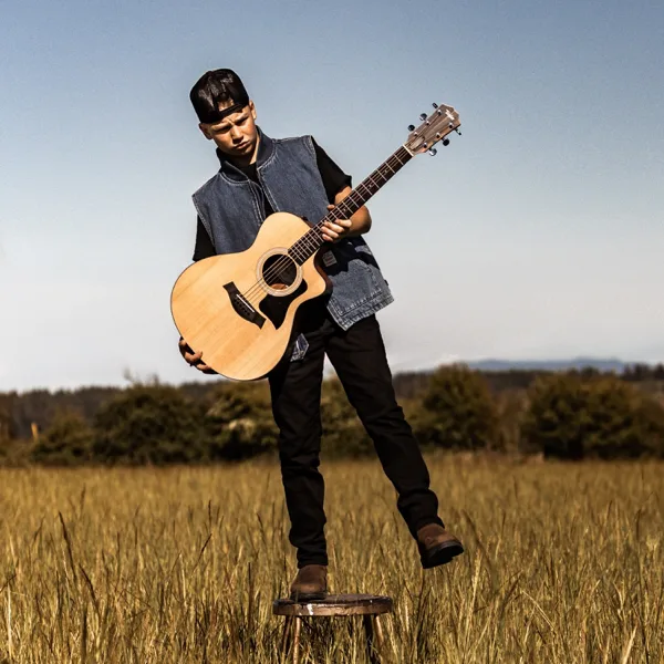 Life Goes On (feat. Magnus Varnes) [Acoustic Cover] — Chase Varnes