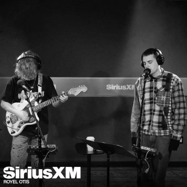 Linger (SiriusXM Session) — Royel Otis